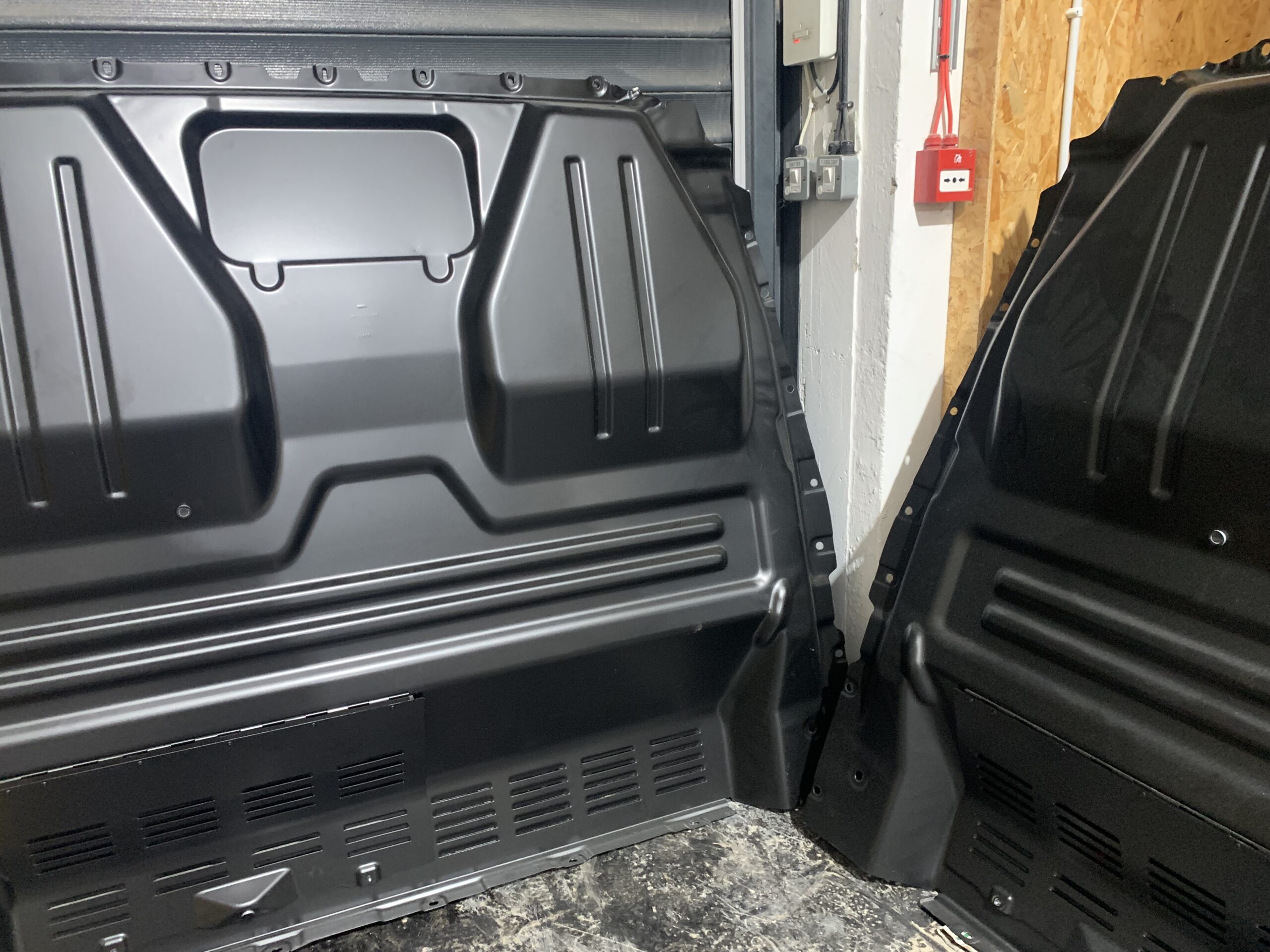 Bulkhead Partition wall - FORD Transit Custom VOLKSWAGEN Multivan T7 Bulkhead Partition wall - FORD Transit Custom VOLKSWAGEN Multivan T7