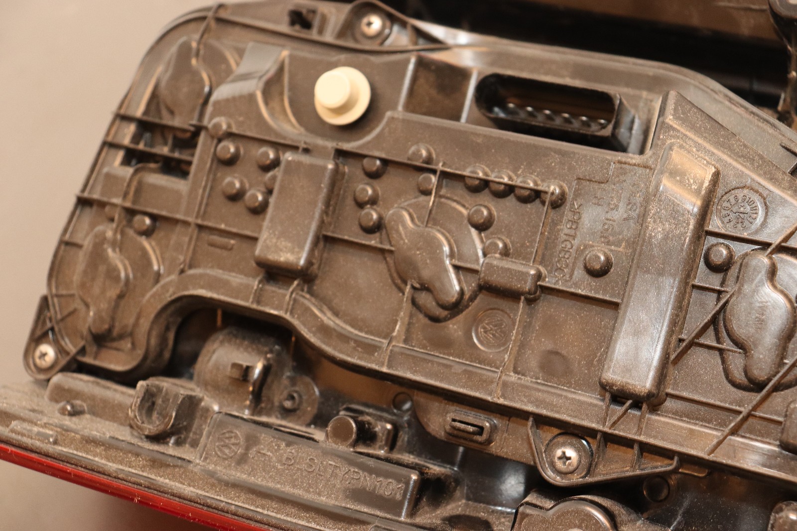 VW TRANSPORTER T6 REAR LIGHT CLUSTER 7LA945095K-6 VW TRANSPORTER T6 REAR LIGHT CLUSTER 7LA945095K-6